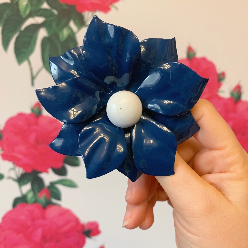 Vintage Metal Enamelware Flower Brooch